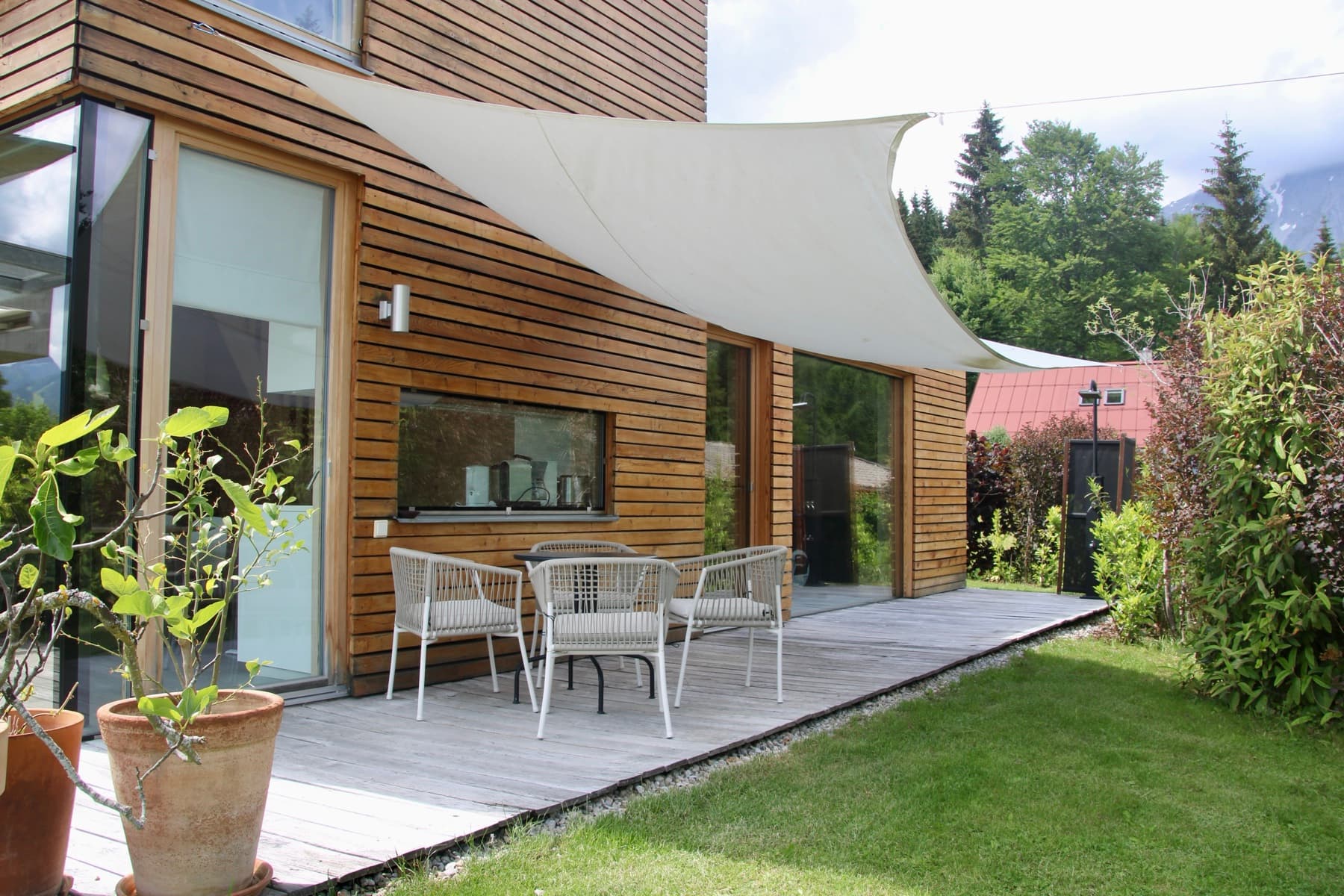 Modernes Holzhaus mit Terrasse und Garten – Apartment Berglinie in Ramsau am Dachstein
